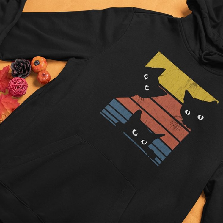 mockup-of-a-pullover-hoodie-placed-by-some-small-pumpkins-and-autumn-leaves-m56