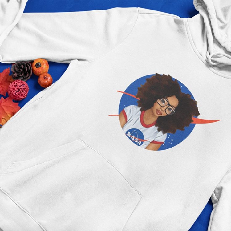 mockup-of-a-pullover-hoodie-placed-by-some-small-pumpkins-and-autumn-leaves-m56