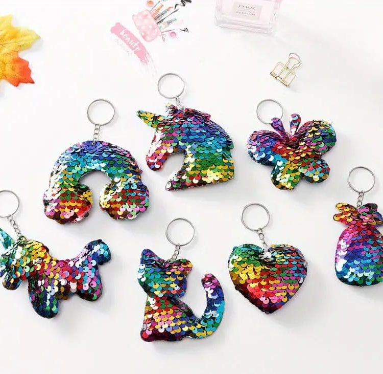 Μοντέρνα Διακοσμητικά Μπρελόκ και Αξεσουάρ Τσάντας με Πούλιες